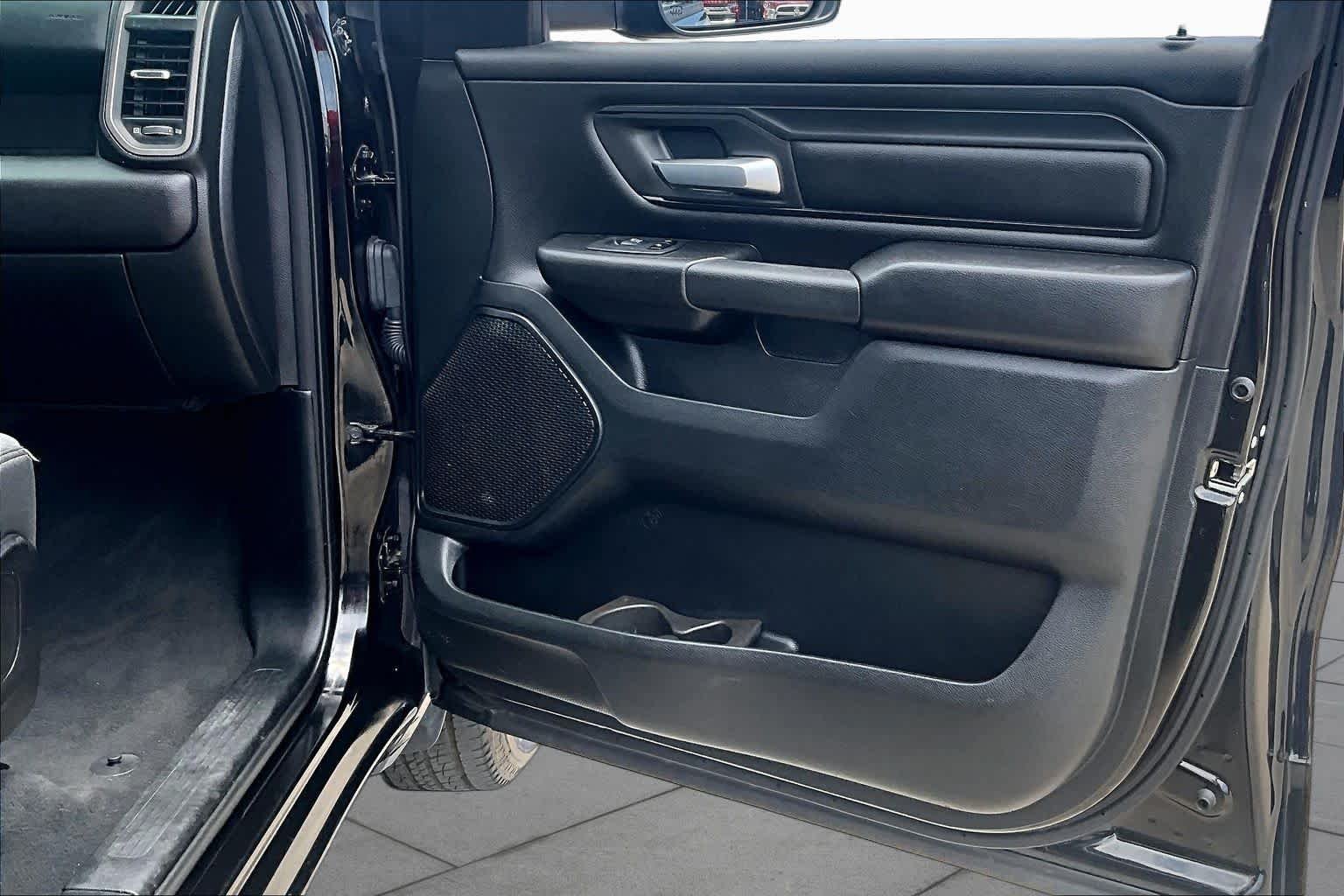 Used 2019 Diamond Black Crystal Pearlcoat Ram Tradesman image 23