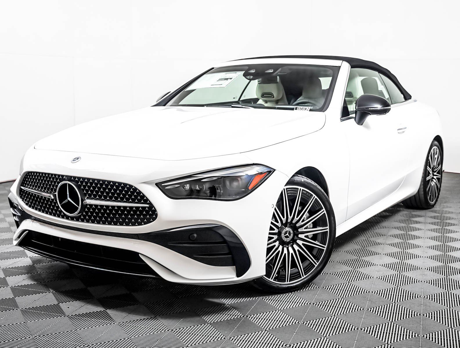 New 2026 Polar White Mercedes-Benz CLE 450 image 22