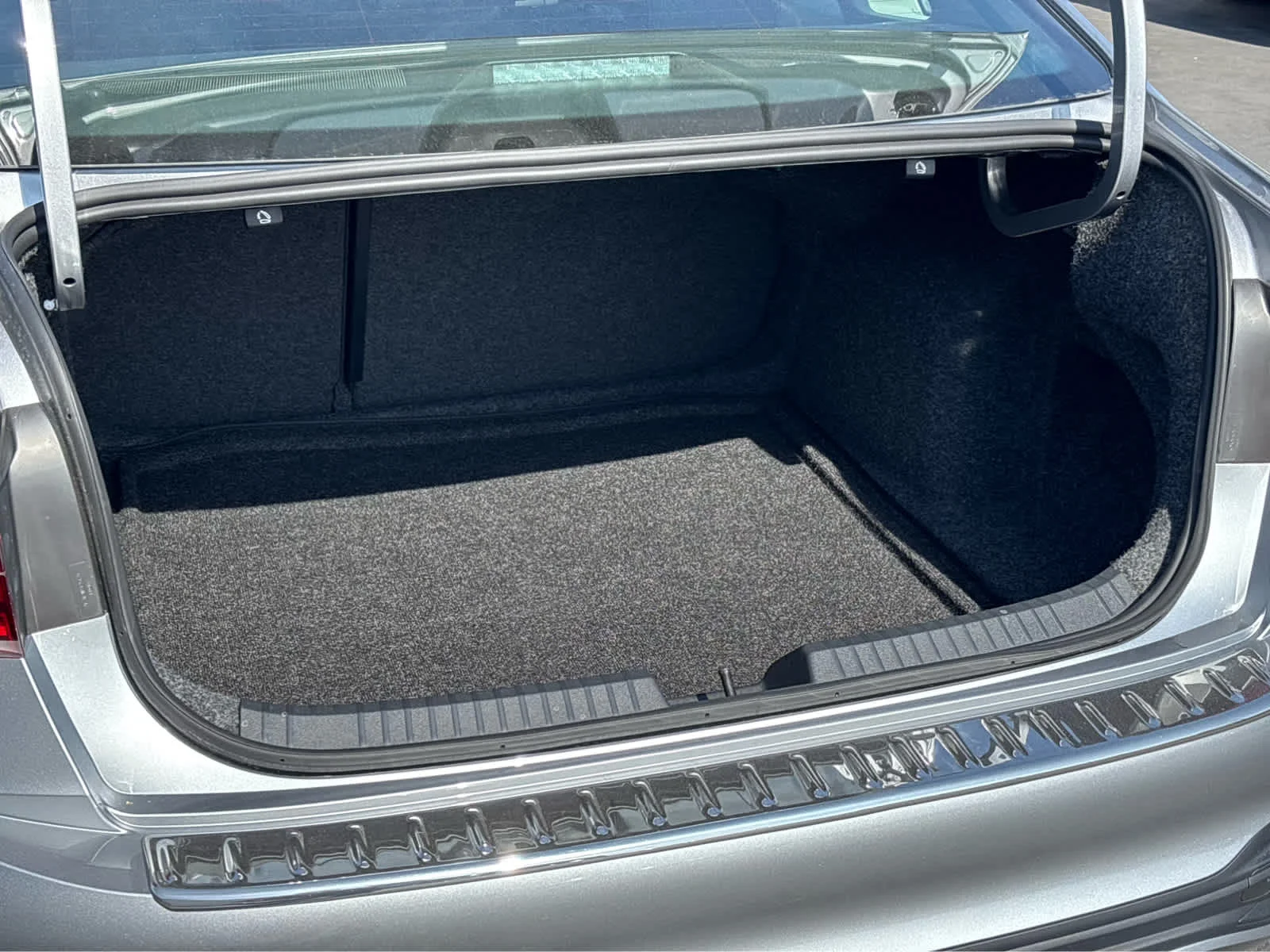 New 2026 PYRITE SILVER Volkswagen SE image 18