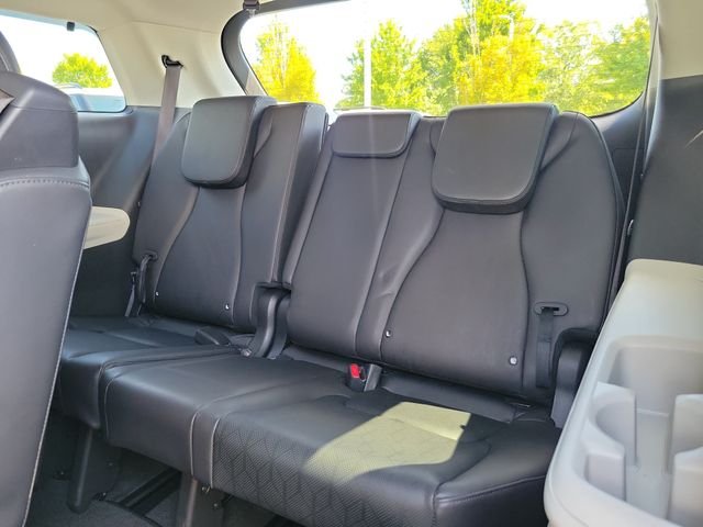 Used 2024 White Kia EX image 11