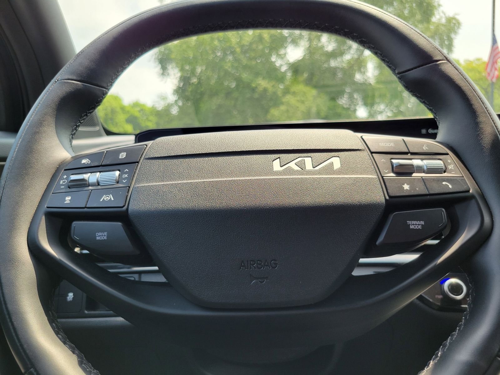 Used 2026 Black Kia X-Line image 11