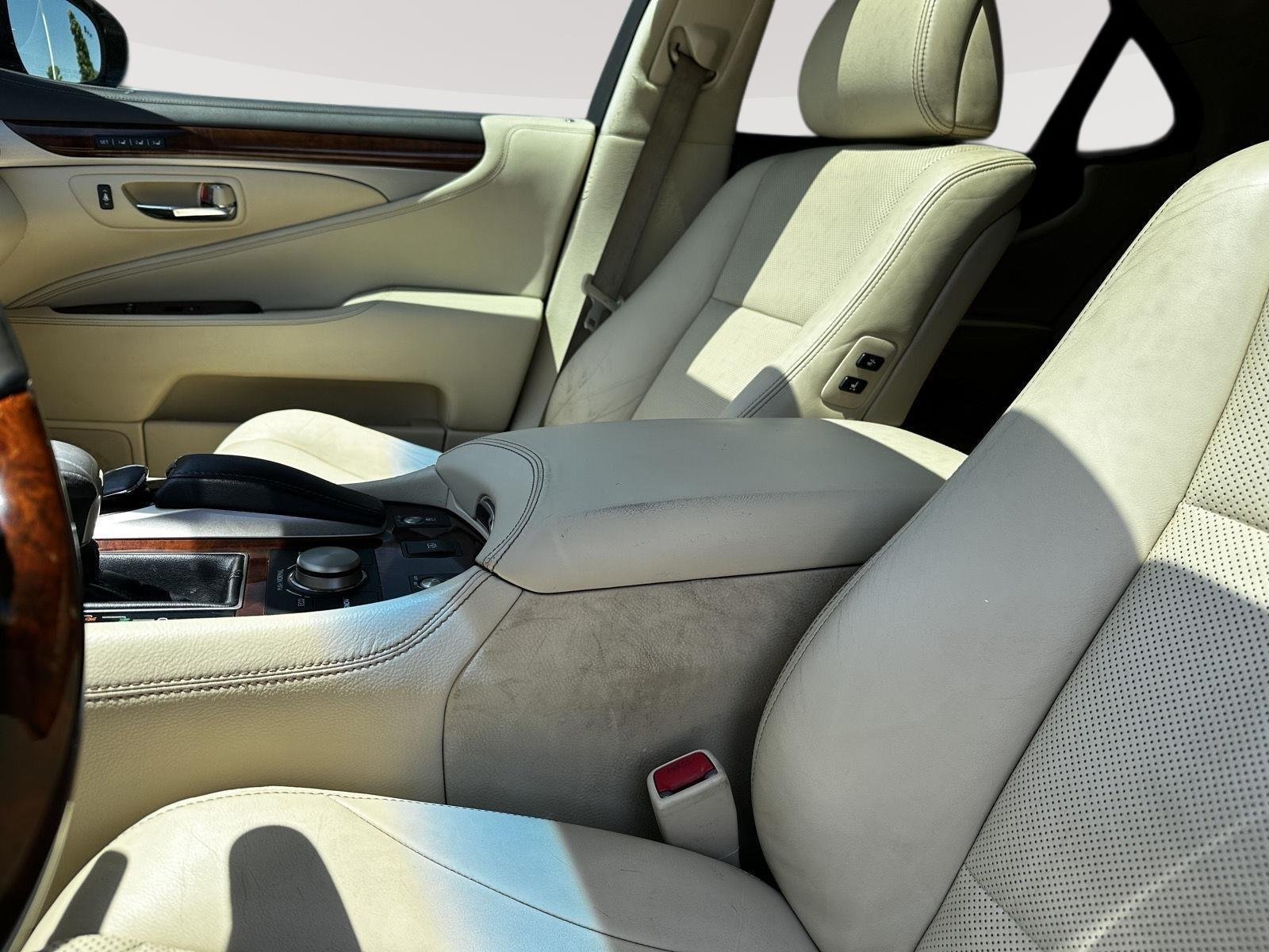 Used 2013 Satin Cashmere Metallic Lexus  image 19