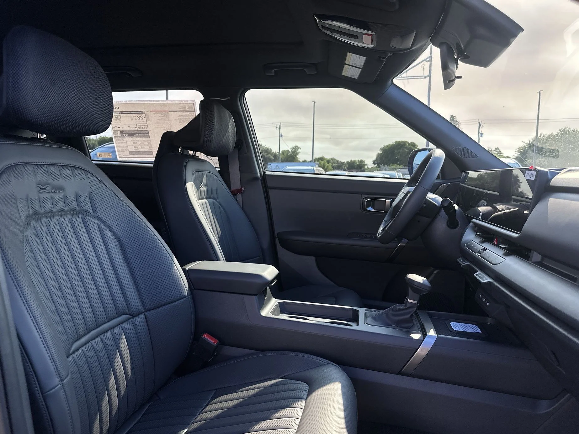 New 2027 Terrain Brown Kia X-Line S image 23