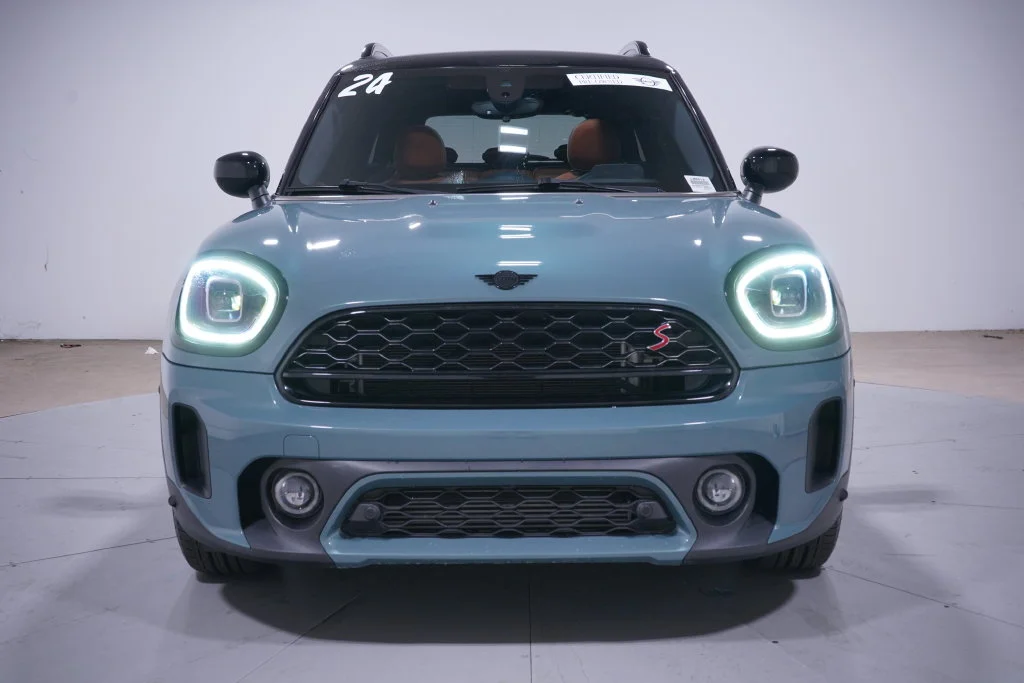 Certified Used 2024 Sage Green Metallic MINI Iconic image 4