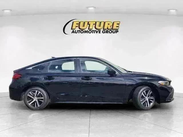 Used 2024  Honda LX image 3