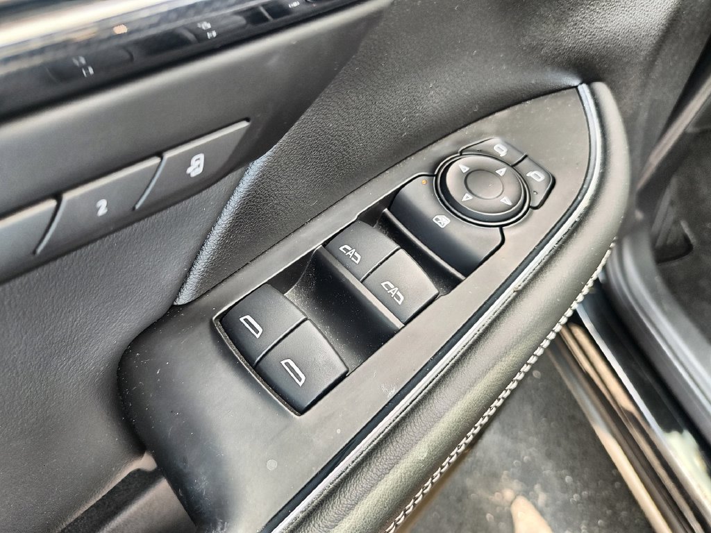 Used 2023 Black Buick Essence image 13