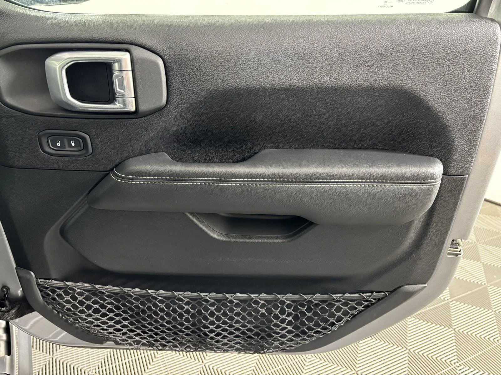 Used 2020 Billet Silver Metallic Jeep Sahara image 22