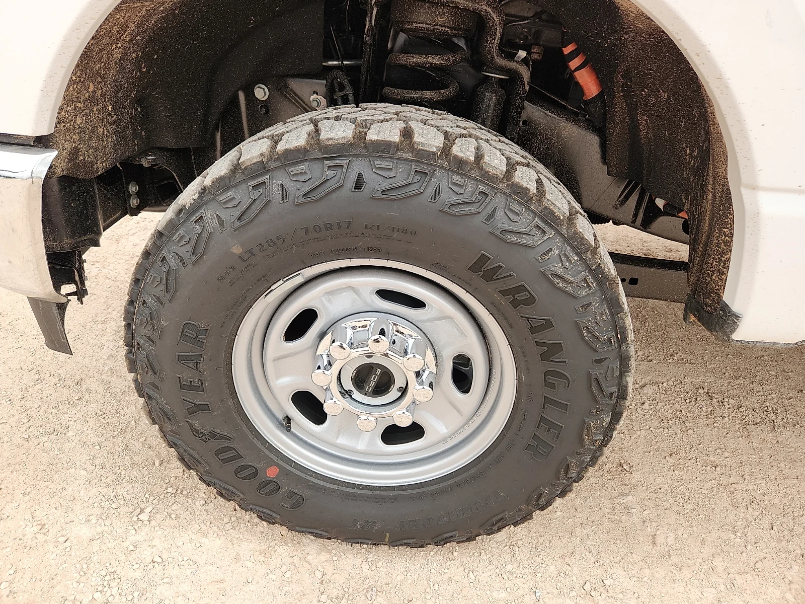 New 2026 Oxford White Ford F-250® XL image 9