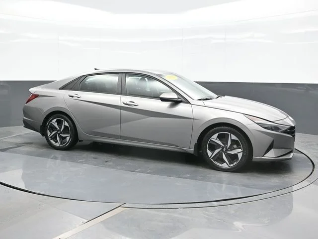 Used 2023 Silver Hyundai SEL image 7