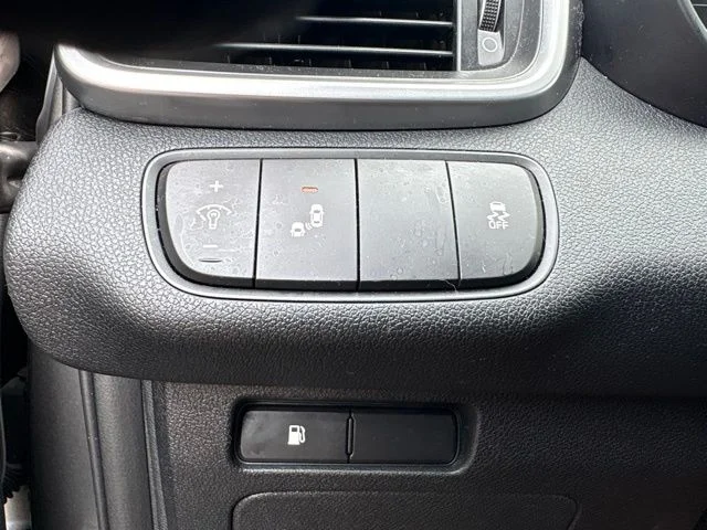 Used 2019 Silver Kia LX image 21