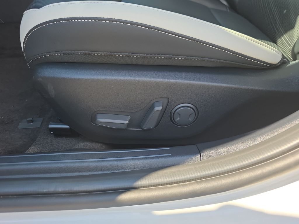 New 2026 Snow White Pearl Kia GT-Line Turbo image 13