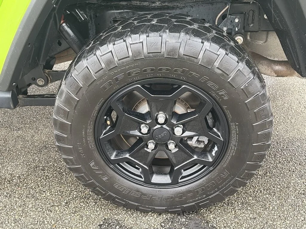 Used 2021  Jeep Sport Technology Group   Cold Weather Group image 18