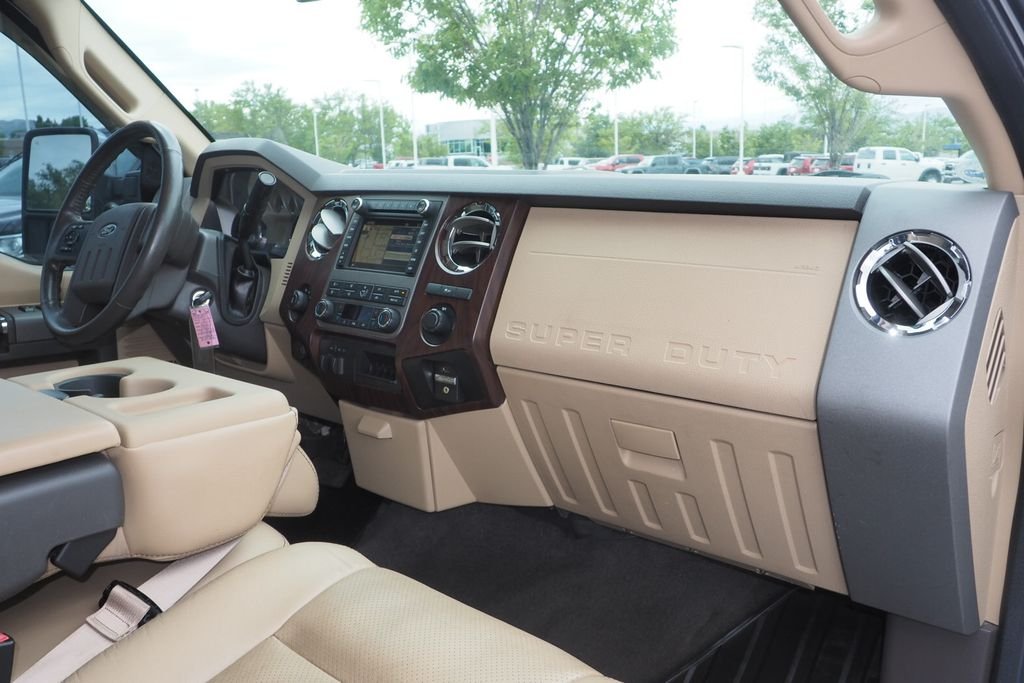 Used 2012 White Ford Lariat image 21