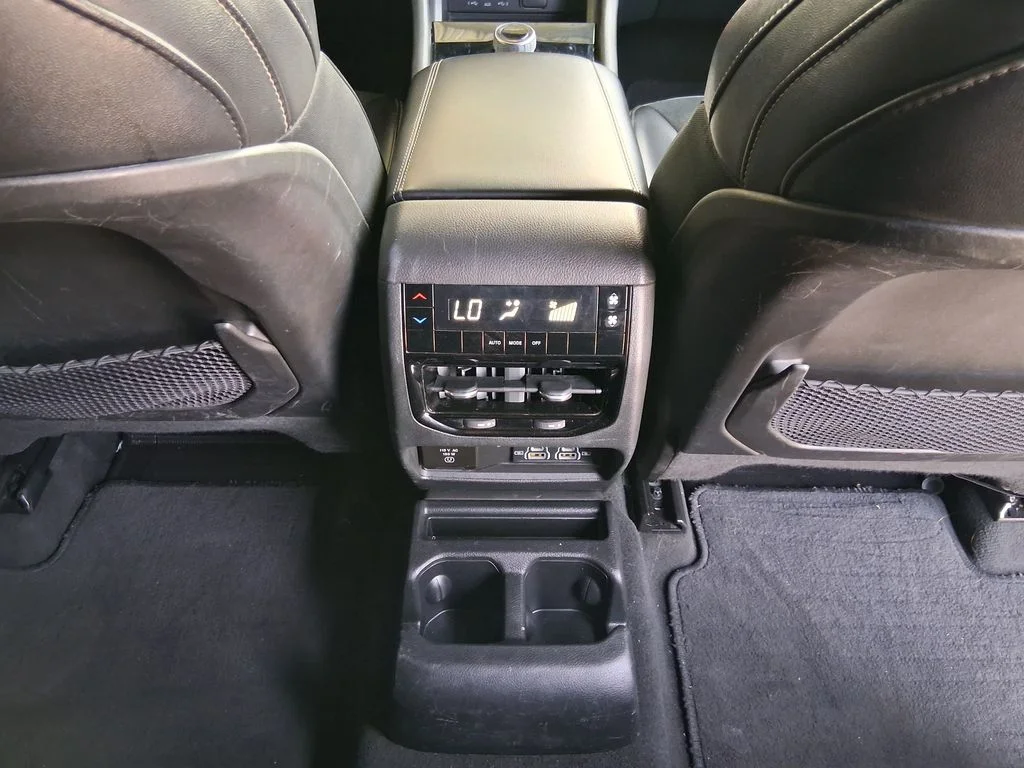 Used 2024 White Jeep Altitude image 22