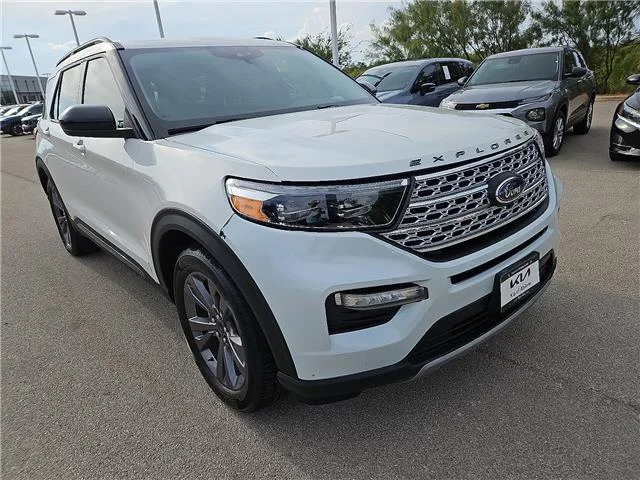 Used 2022 Iconic Silver Metallic Ford XLT 4x2 image 5