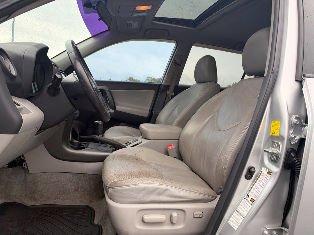 Used 2009 Silver Toyota Limited image 10