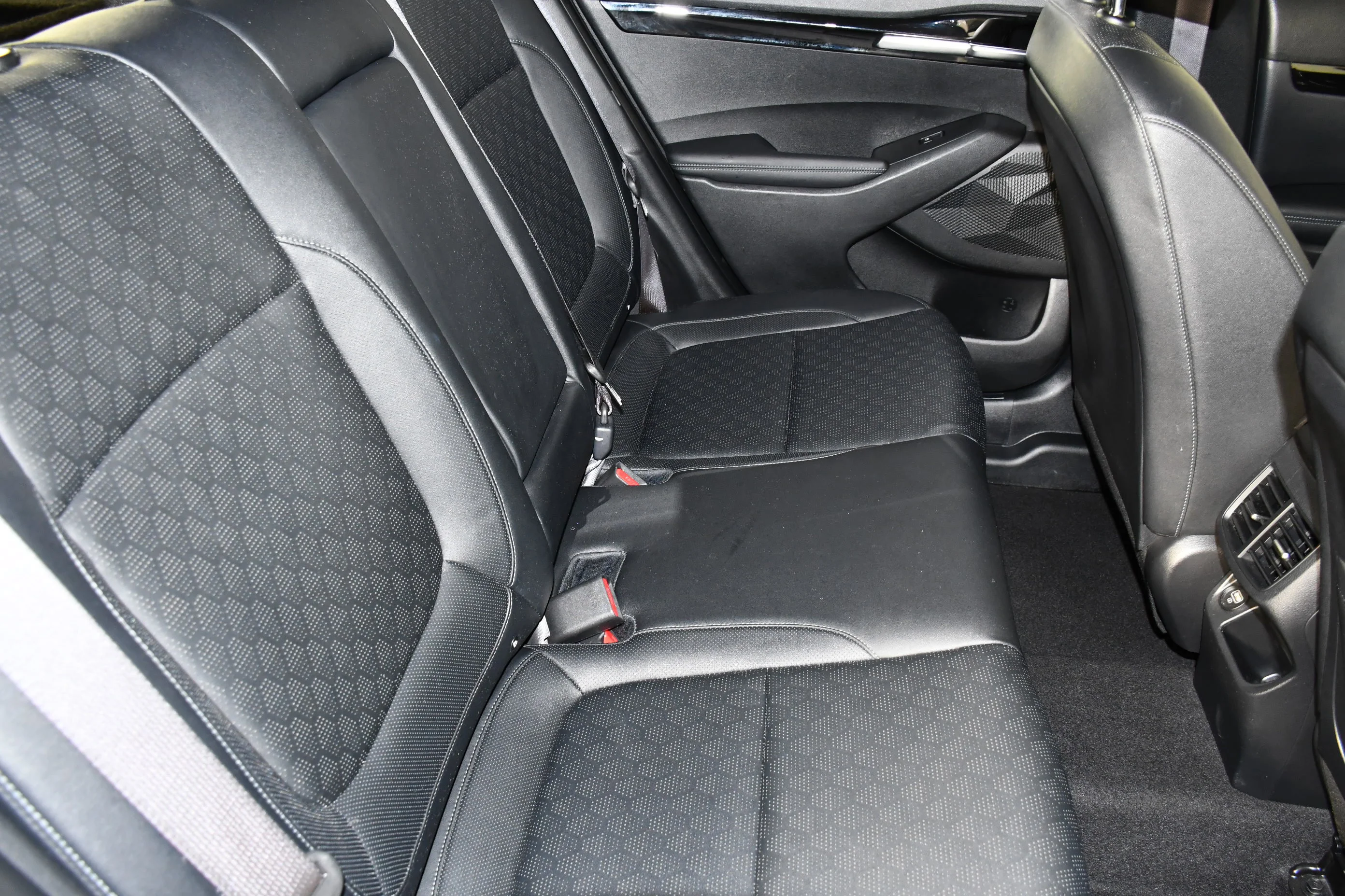 Used 2021 Gravity Gray Kia SX image 45