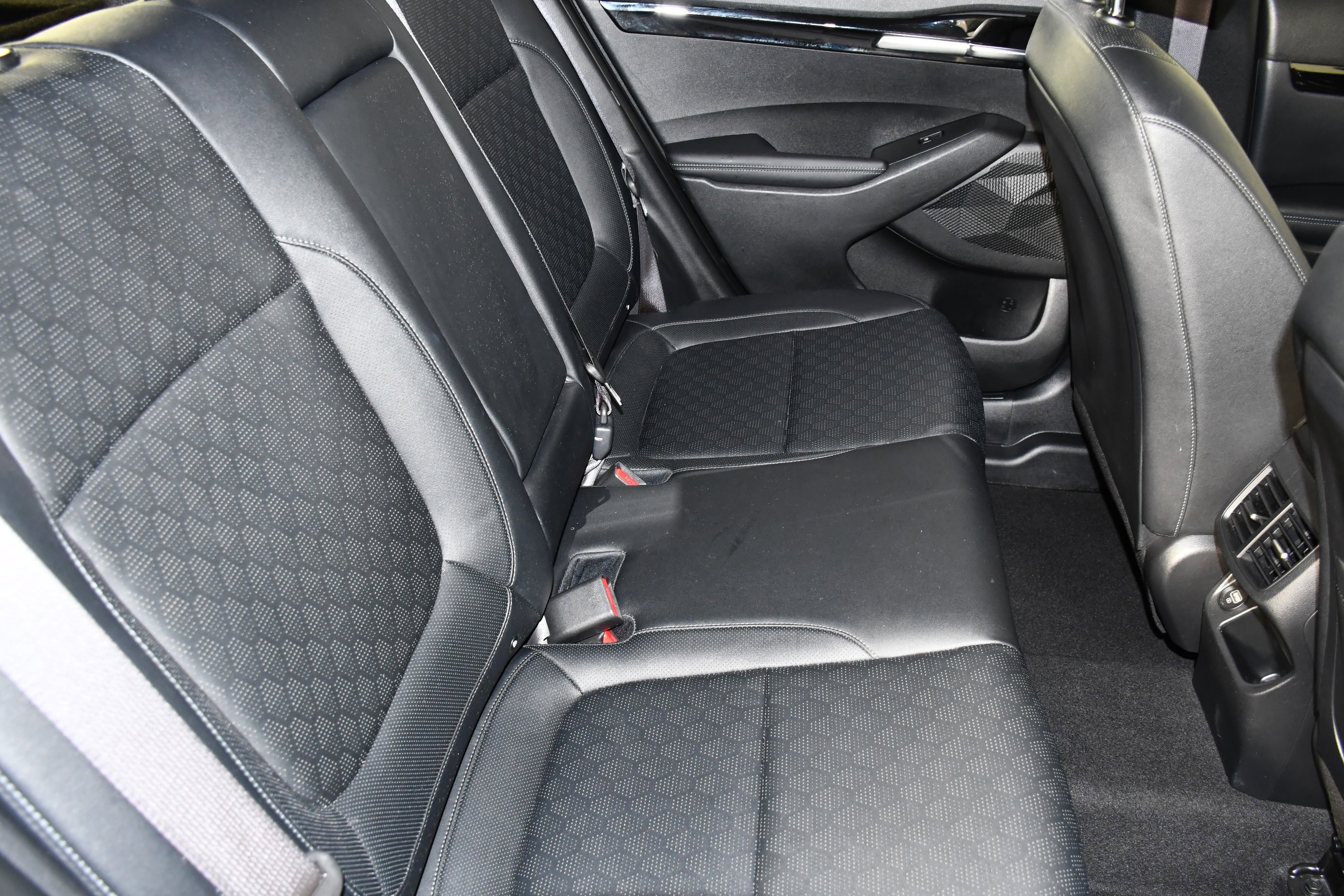 Used 2021 Gravity Gray Kia SX image 45