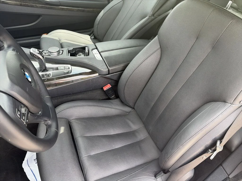 Used 2015 White BMW 640i image 13