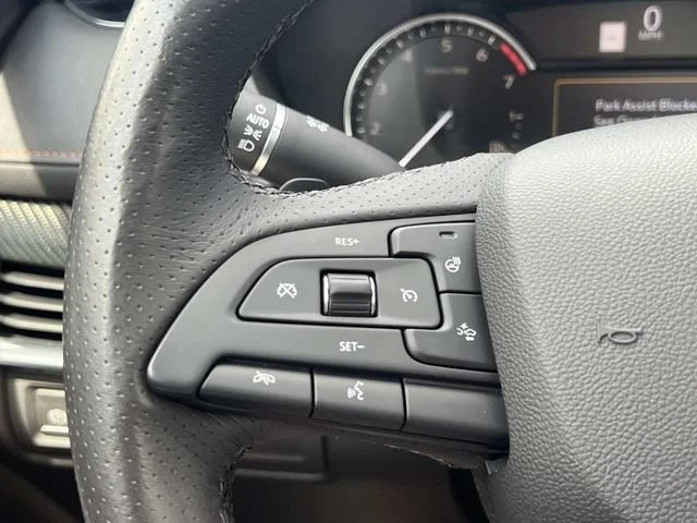 Used 2019 CRYSTAL WHITE TRICOAT Cadillac AWD Sport image 26