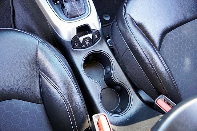 Used 2018 Green Jeep Latitude image 30