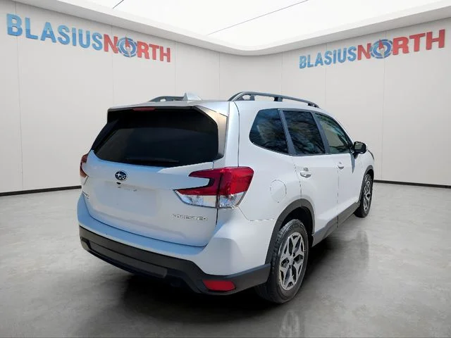 Used 2022 White Subaru Premium image 5