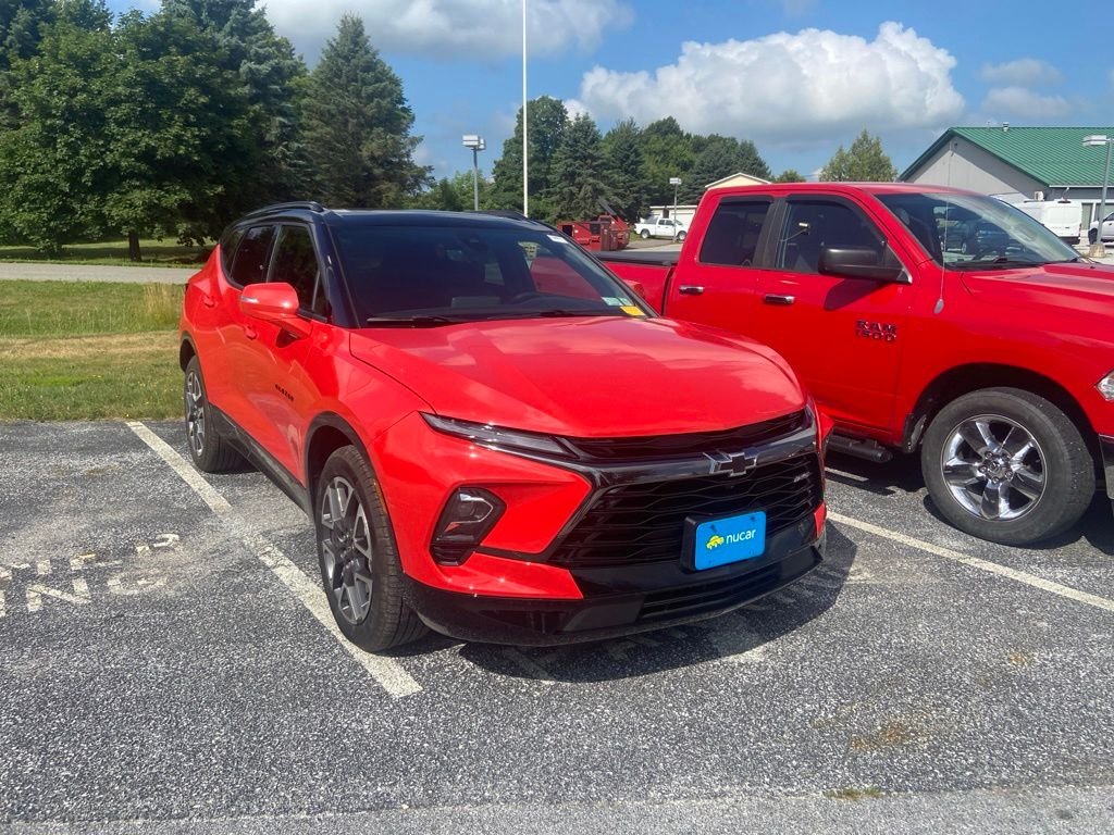 Used 2025 Habanero Chevrolet RS image 1