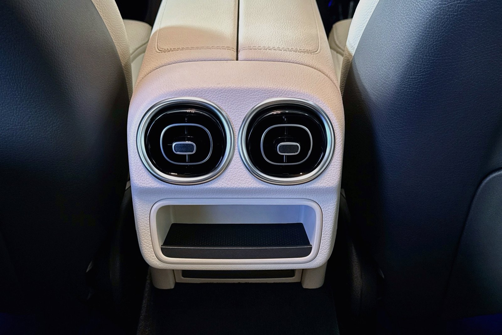 New 2026 Polar White Mercedes-Benz C 300 image 23