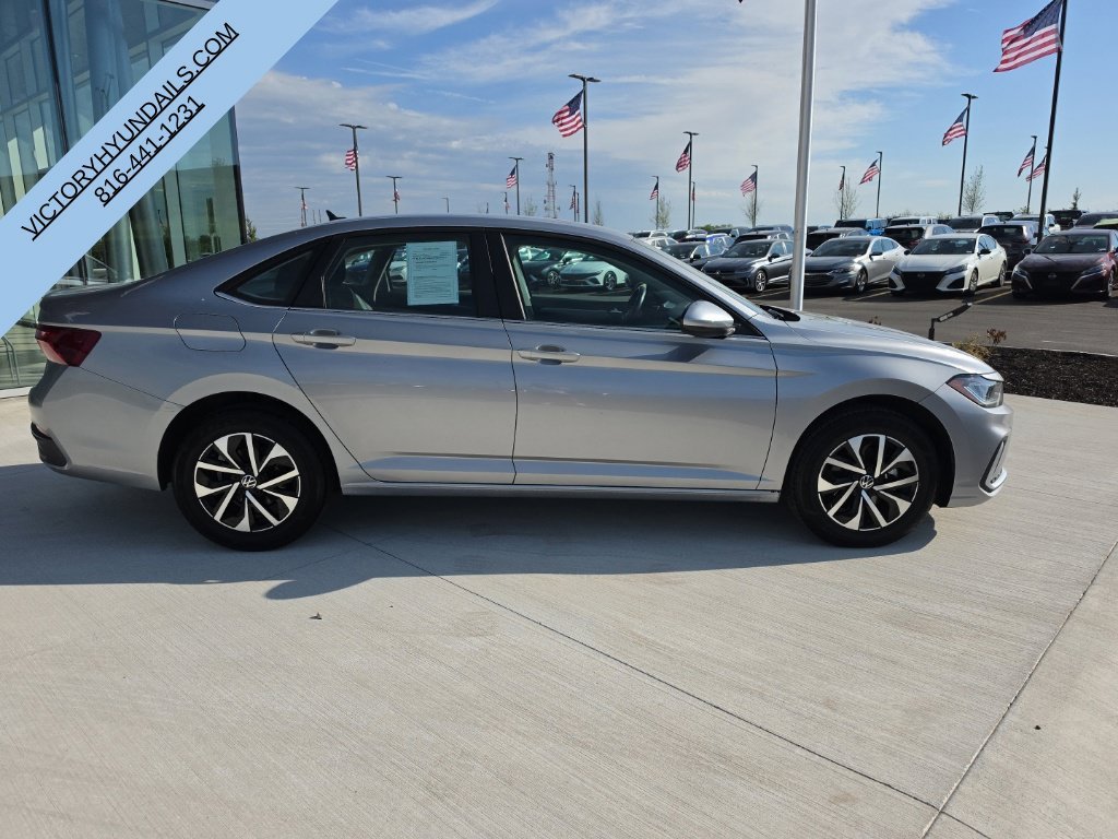 Used 2025  Volkswagen 1.5T S image 7