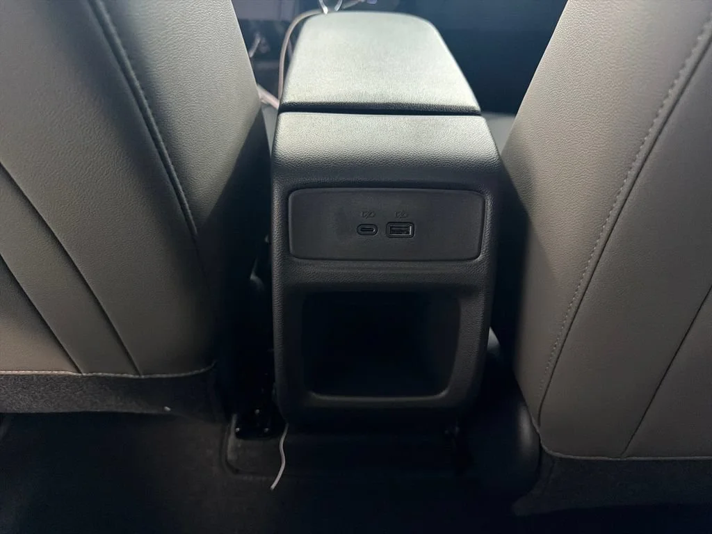 New 2026 Mosaic Black Metallic Chevrolet ACTIV image 14