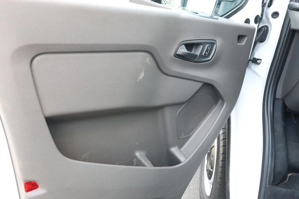 Used 2024 Oxford White Ford T-350 148