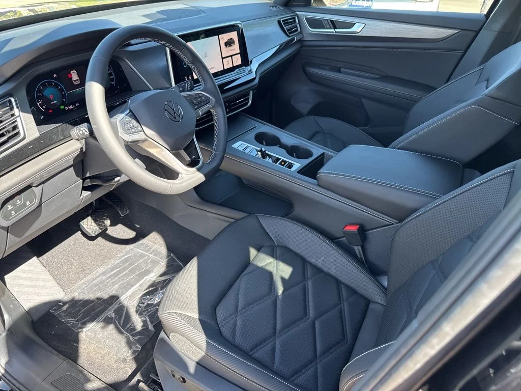 New 2026 Black Volkswagen 2.0T SE image 10