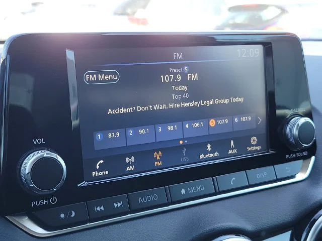 Used 2022 Gray Nissan S image 26