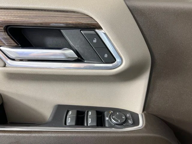 Used 2022 Silver Chevrolet LT image 16