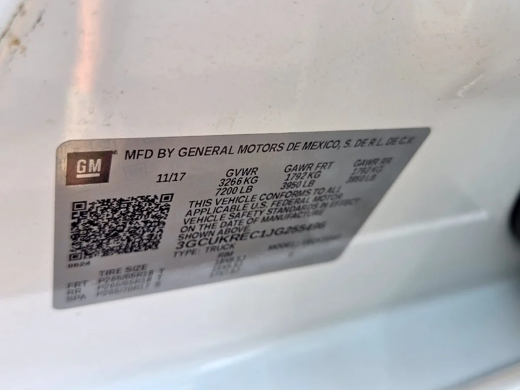 Used 2018 SUMMIT WHITE Chevrolet LT image 20