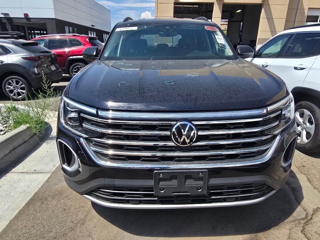 Used 2025 Deep Black Pearl Volkswagen 2.0T SE image 8