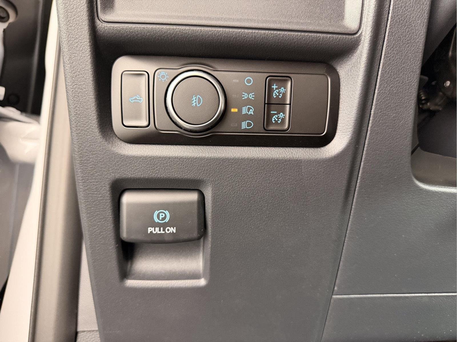New 2026 Oxford White Ford XLT image 32
