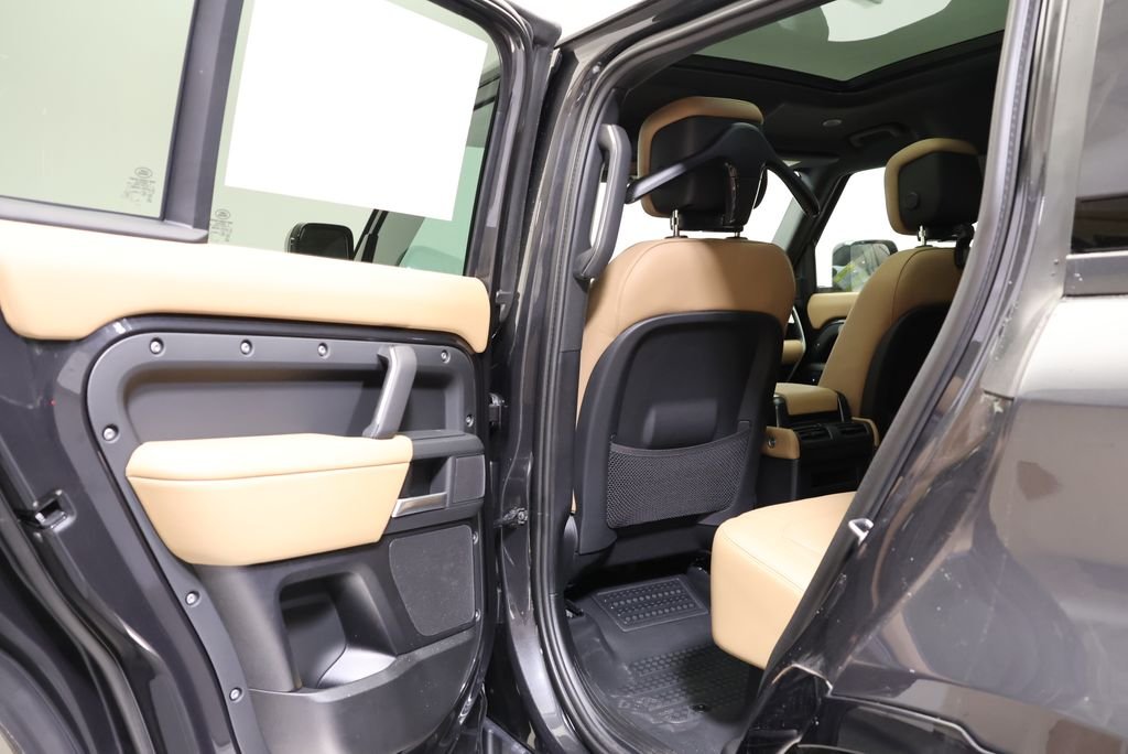 2026 Land Rover Defender X-Dynamic SE - Photo 34