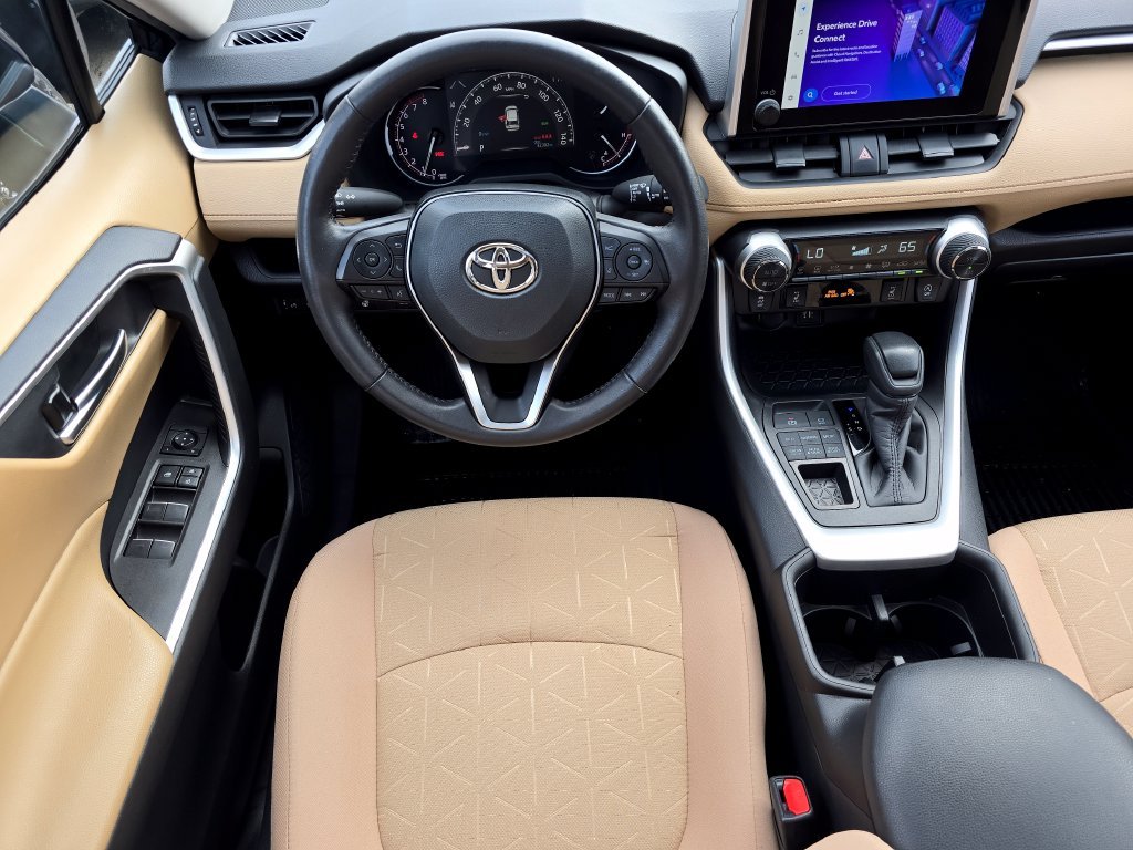 Certified Used 2025  Toyota XLE image 15