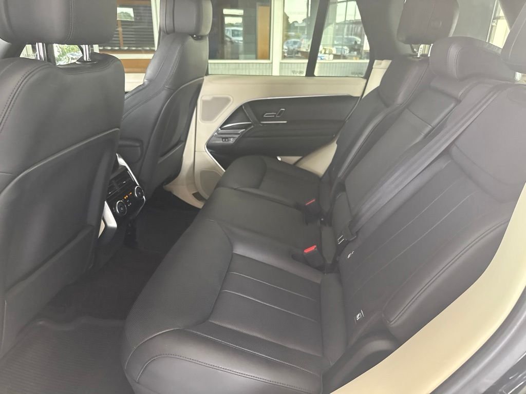 Used 2023 Black Land Rover SE image 11