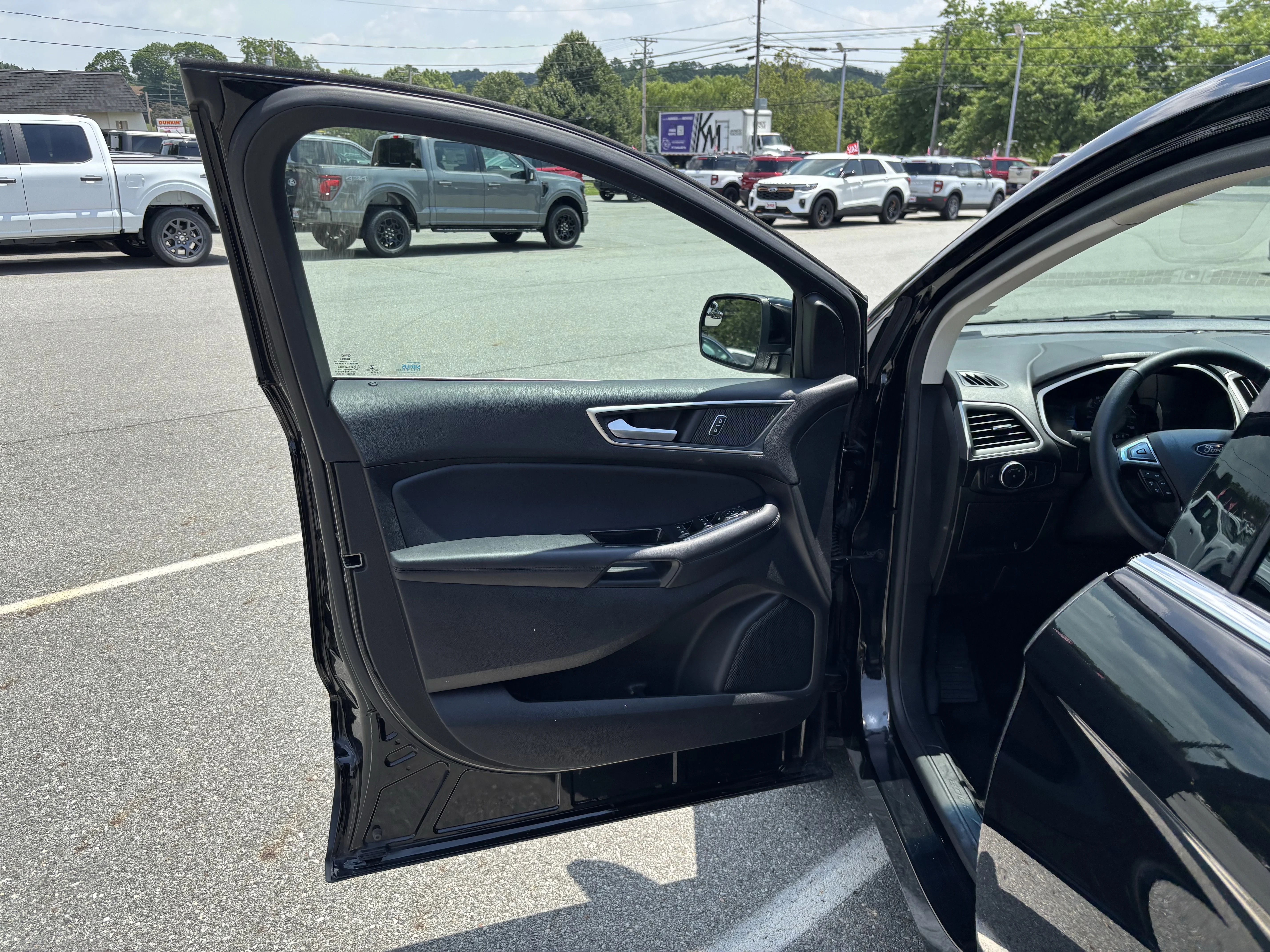Used 2018 Shadow Black Ford SEL image 11
