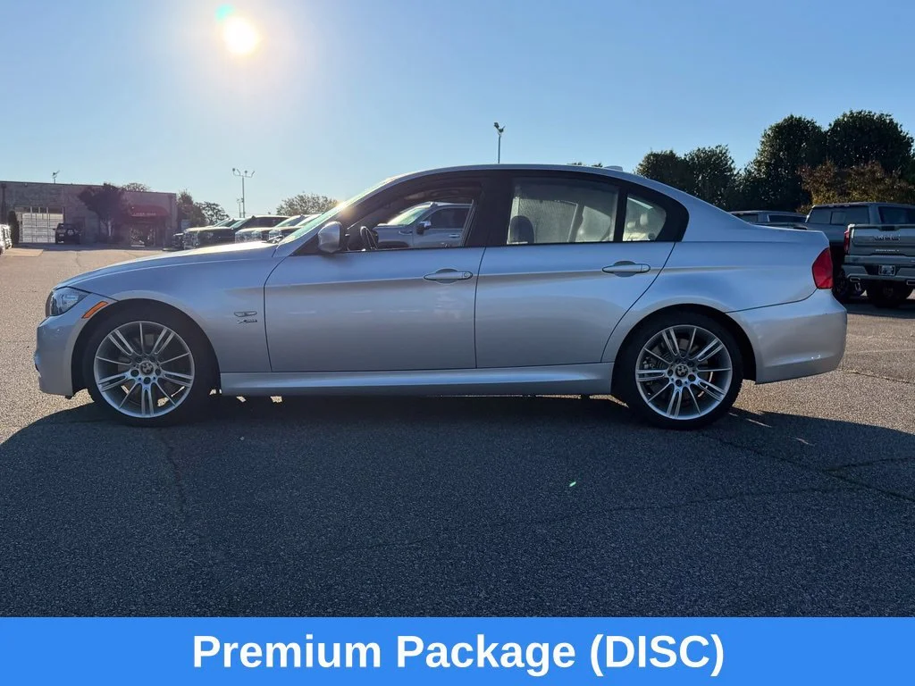 Used 2011  BMW 335i xDrive image 9