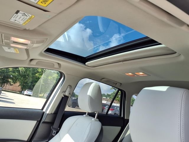 Used 2016 White Mazda Grand Touring image 13