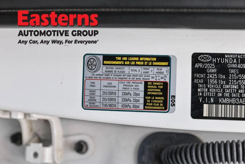 Used 2025 White Hyundai SEL image 33