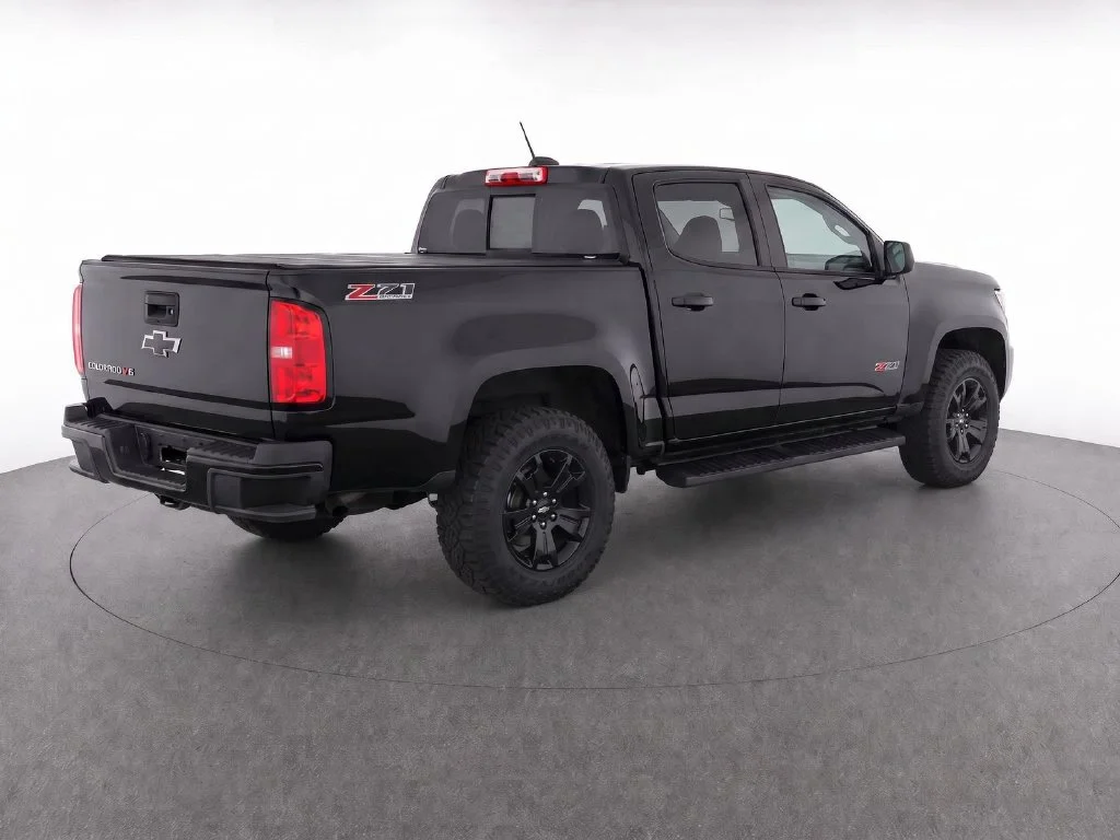 Used 2017 Black Chevrolet Z71 image 3
