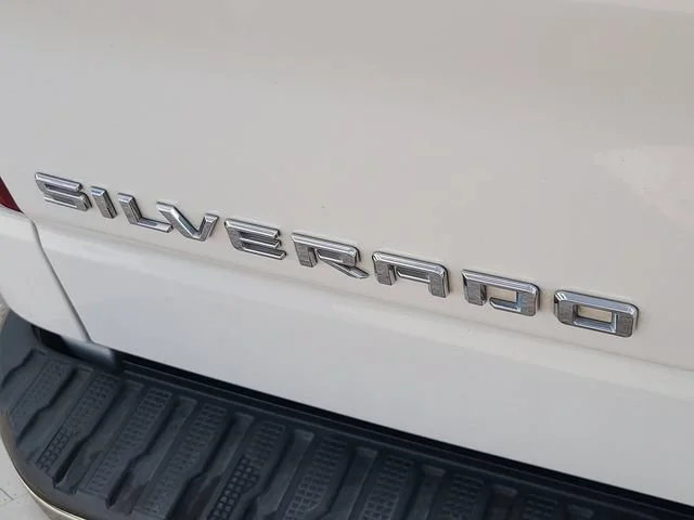 Used 2020 SUMMIT WHITE Chevrolet LT image 31