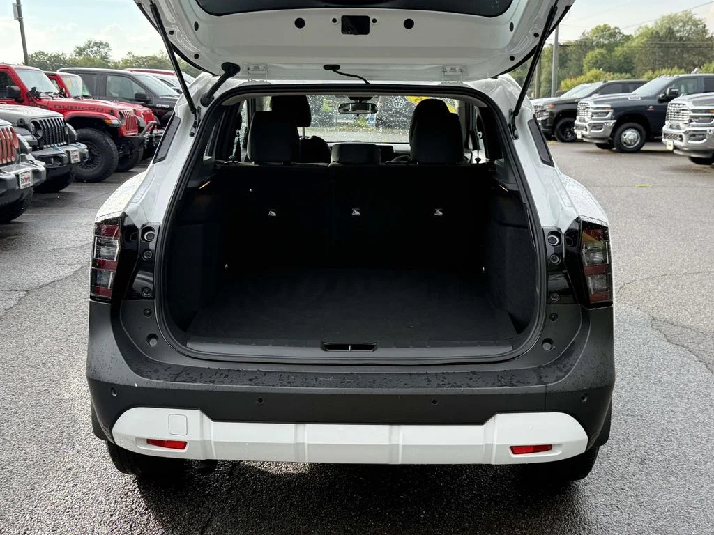 Used 2025 White Nissan S image 31