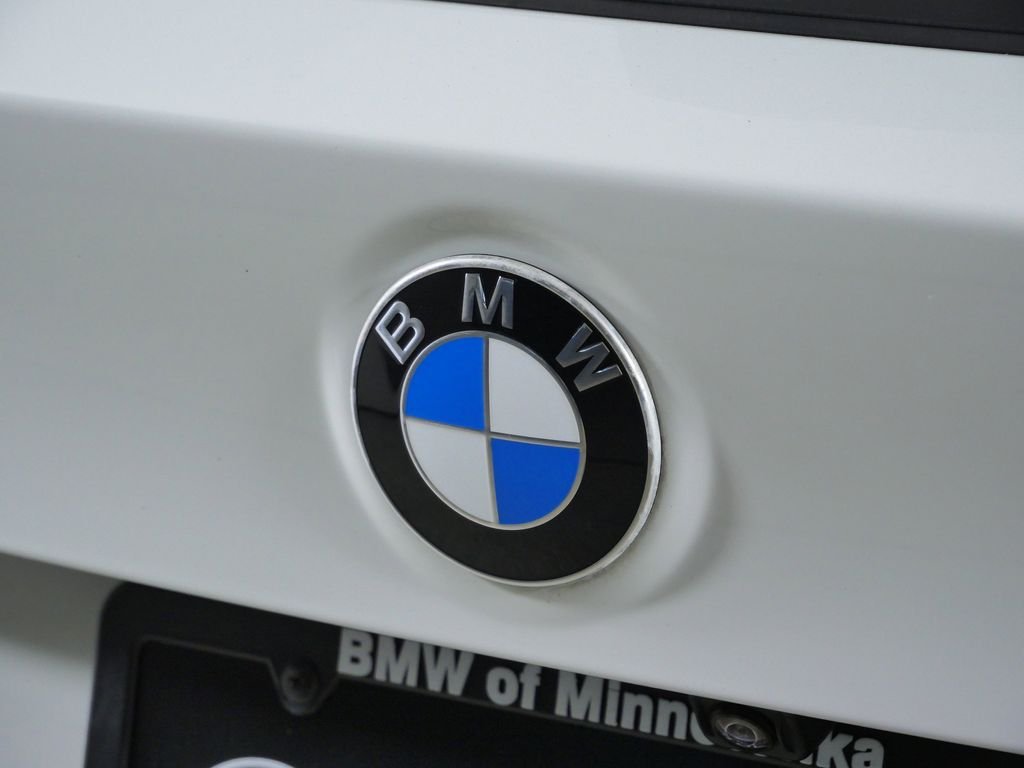 Used 2021 Alpine White BMW xDrive30i image 12