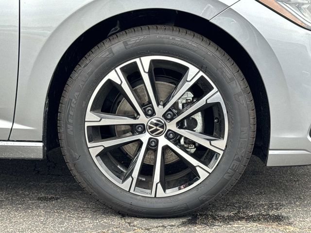 New 2026 Silver Volkswagen 1.5T Sport image 11