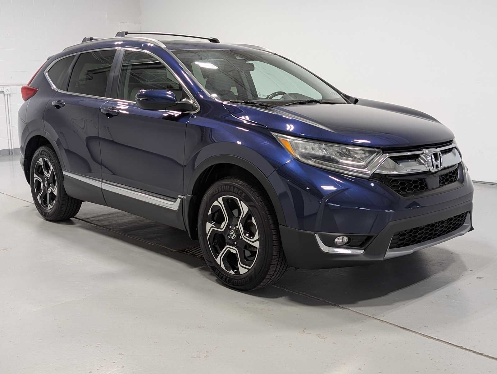 Used 2018 Obsidian Blue Pearl Honda Touring image 6